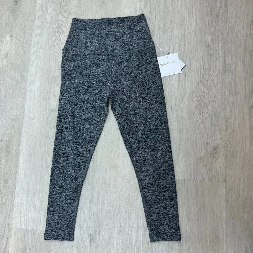Beyond Yoga Spacedye Walk And Talk High Waisted Capri Legging Medium Gray - Picture 3 of 3